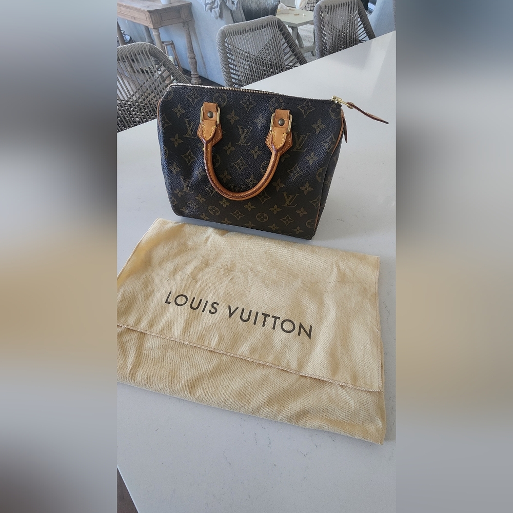 Authentic Louis Vuitton speedy 25